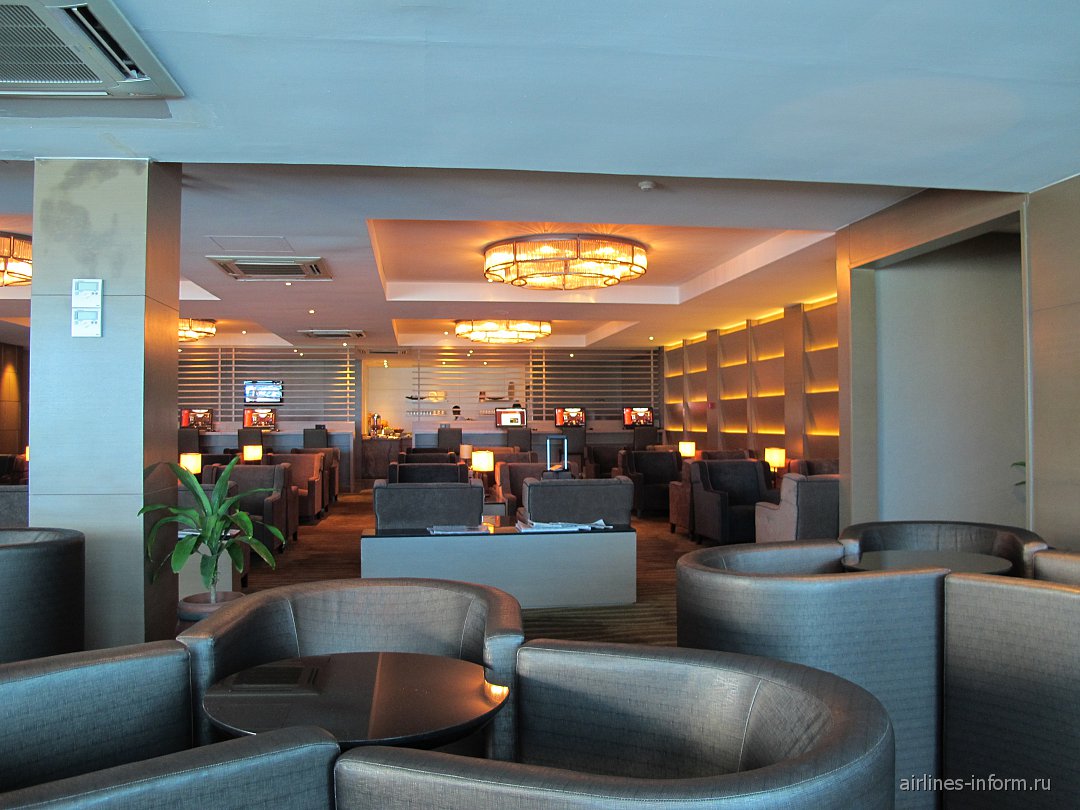 Альфа премиум бизнес зал. Бизнес-зал Plaza Premium Lounge. Аэропорт Мале вип зал. Бизнес зал в аэропорту Мале. Лаундж Мале аэропорт.