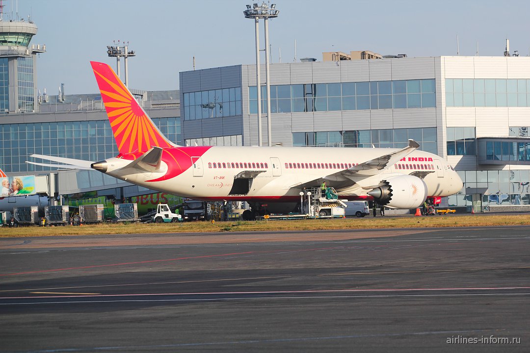 Домодедова тайски. Боинг 787-8 Air India. Boeing 787-8 Air India.