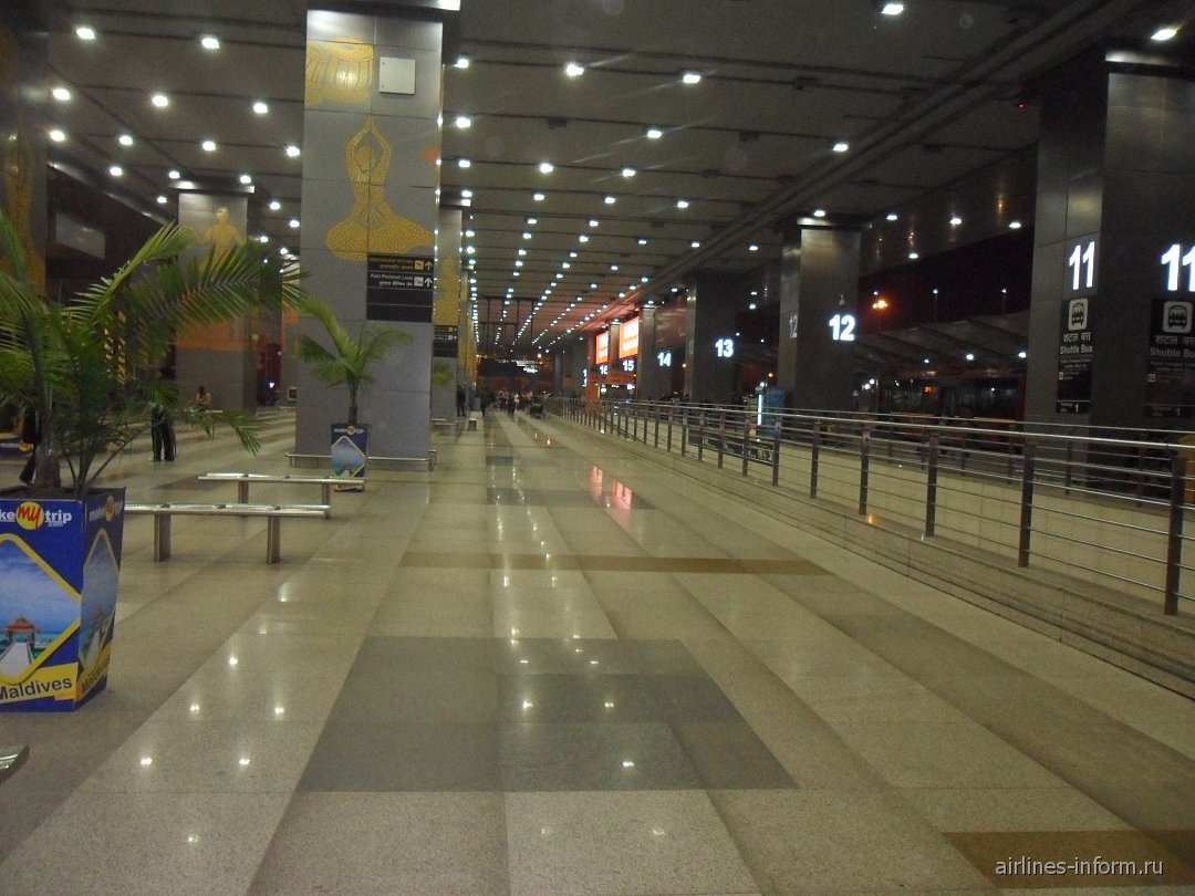 Дели терминалы. Аэропорт Дели терминал 3. Аэропорт Индиры Ганди. Аэропорт Дели из терминала 3 в терминал 1.