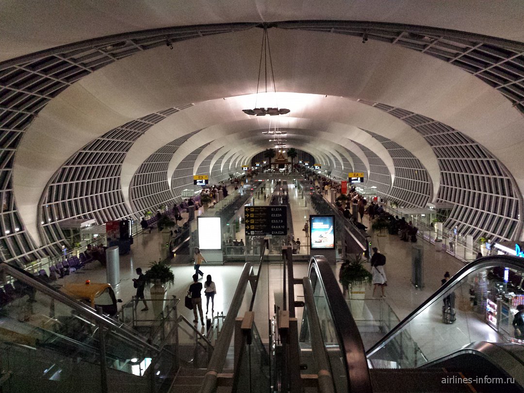 Метро аэропорт бангкок. Аэропорт Дубай внутри. Аэропорт Пулково Dubai. Дубай аэропорт метро в терминале. Аэропорт Дубай вид внутри.