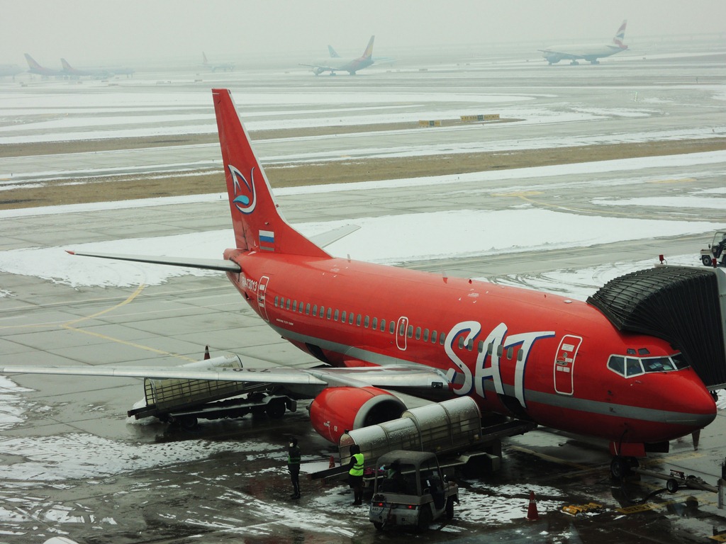 Самолеты боинг 737 500. Boeing 737-500. Boeing 737 авиакомпания. Боинг 737 500.