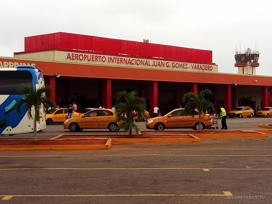 AVIATION PHOTO: The terminal of the <b>airport</b> of Varadero. 