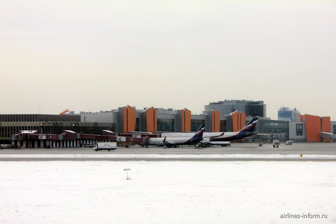 E terminal. Москва со стороны Шереметьево. Мол со стороны аэропорта. Терминал е Пассаж. A12e терминал.