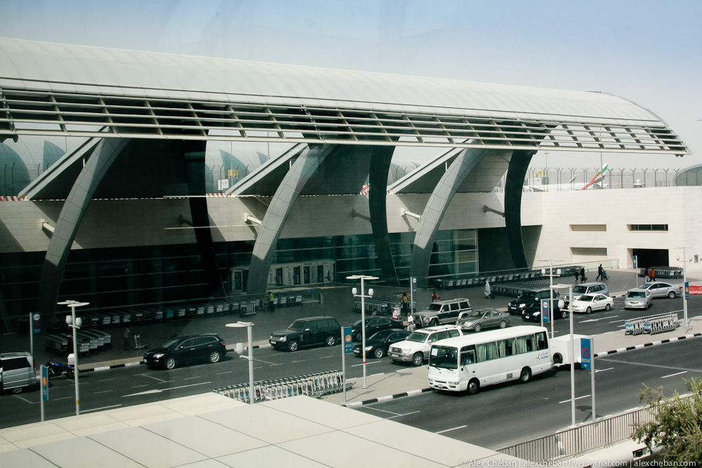 Terminal 3 dubai. Дубай терминал 3. Аэропорт Дубай. Аэропорт Дубай 3. Аэропорт Дубай терминал 2 магазины.