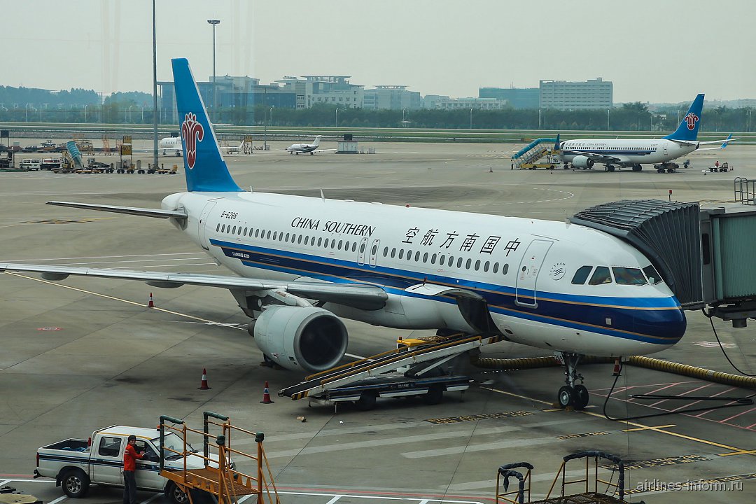 Аэропорт хайнань китай. Авиакомпания China Southern Airlines аэропорт. Аэропорт Гуанчжоу China Southern Airlines. China Airlines a320. Su 6288.