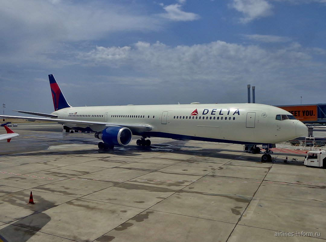 Боинг 767 300. Самолёт Боинг 767. Авиалайнер Боинг 767-300. Boeing 767-300 Delta.