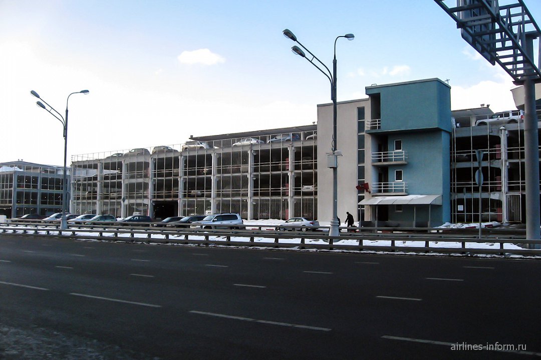 Парковка внуково аэропорт. Аэропорт Внуково паркинг. Airport parking Внуково. Многоуровневые парковки Внуково. Многоуровневый паркинг Внуково.