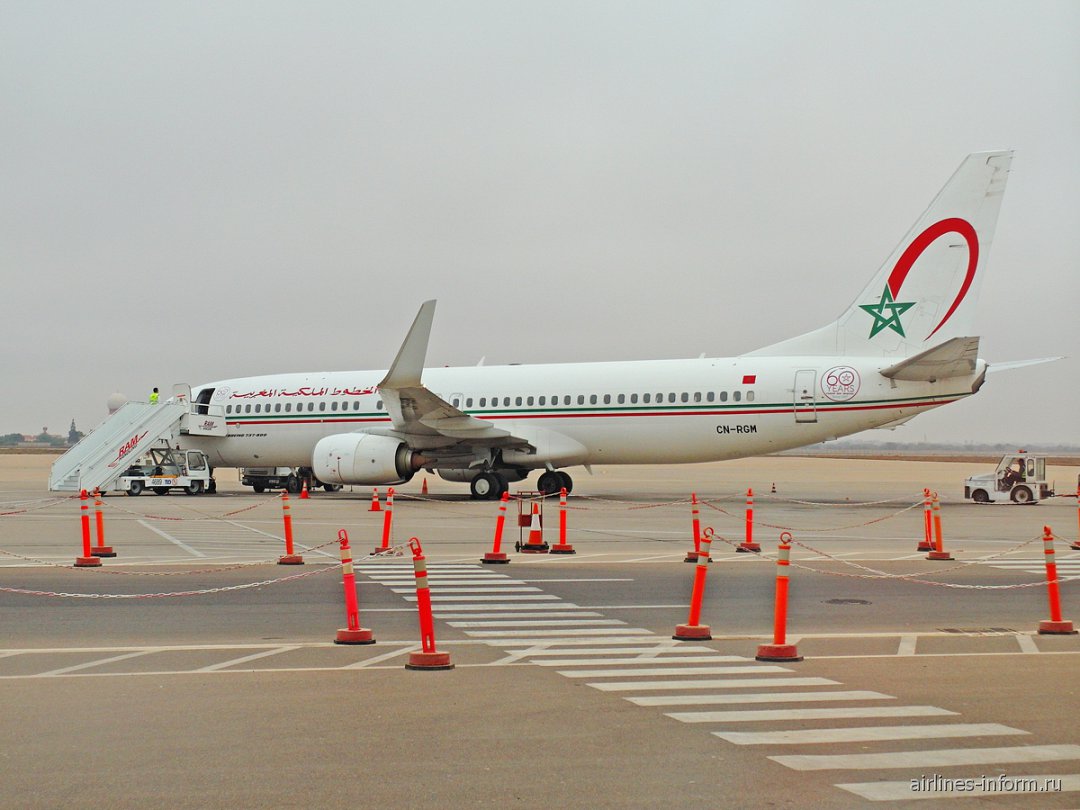 Royal maroc airlines. Боинг 737-800 Air Morocco. Royal Maroc Airlines Boeing 737. Роял АИР марок авиакомпания. Аэропорт Касабланка.