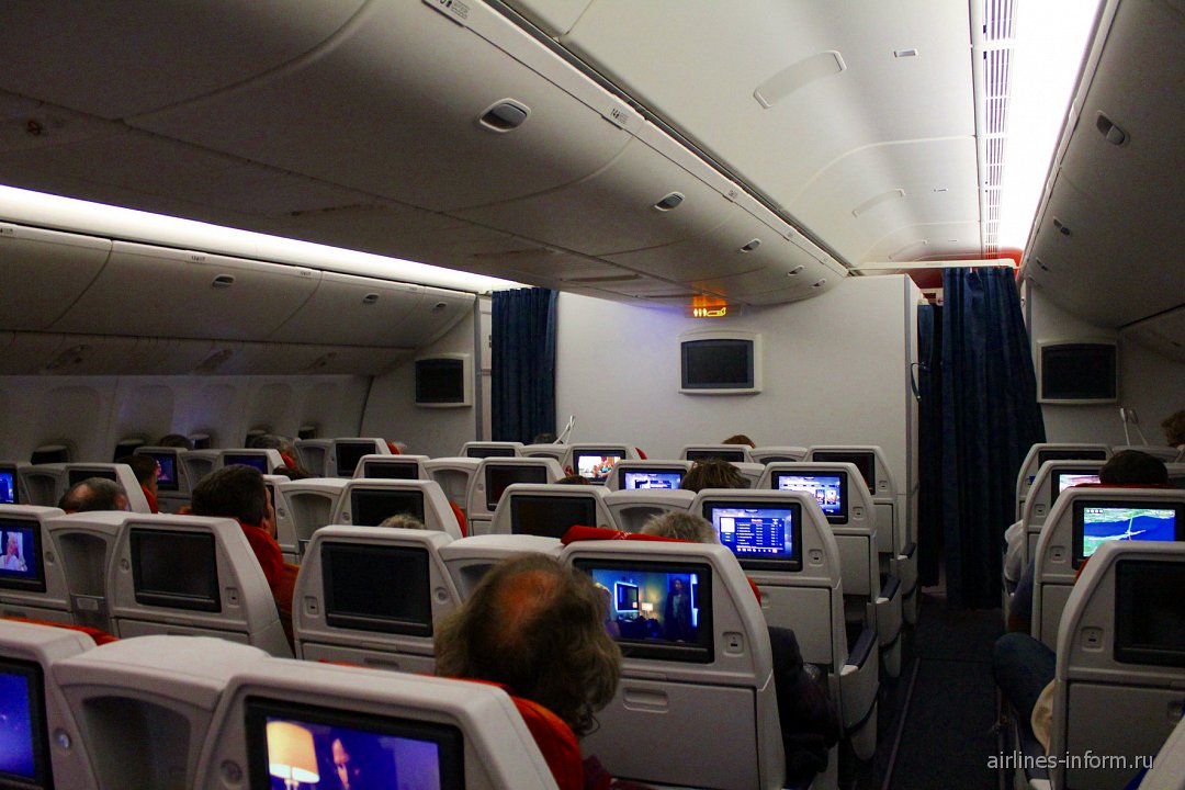 Aeroflot 777. 777 300er комфорт. Боинг 777 Аэрофлот. Boeing 777-300 салон. Комфорт класс Боинг 777-300 Аэрофлот.