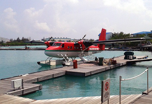 Мале-Медхуфуши-Мале на гидросамолете Maldivian air taxi 