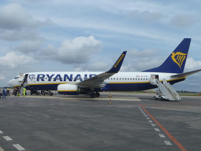 Путешествие по Европе. Часть 4. Рим (FCO T2)-Кротоне на B738 Ryanair.