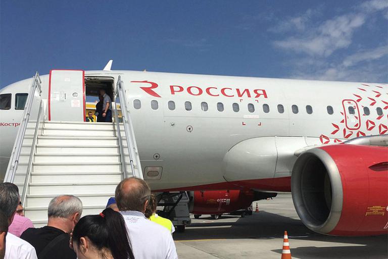 Минеральные-Воды (MRV) - Москва (VKO)  на Airbus A319 авиакомпании Россия, бизнес класс, плюс обзор бизнес зала.