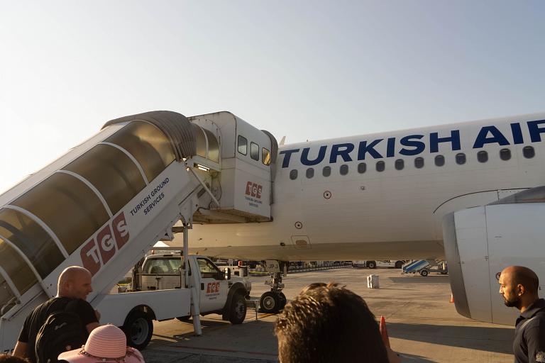 Widen Your World... или день разочарований с бортами. Стамбул - Бари TK1447 Turkish Airlines