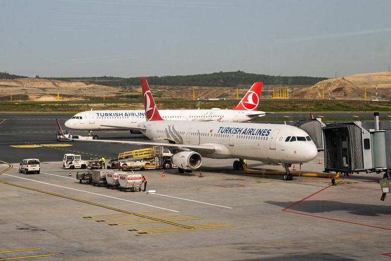 Widen Your World. Стамбул (IST) - Анталья (AYT-D) TK2420 на A321 Turkish Airlines