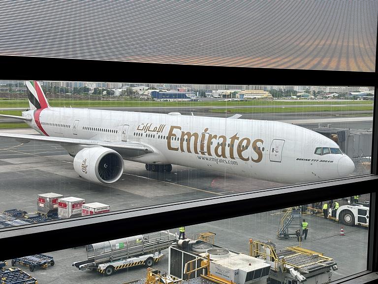 MNL - DXB   777 Emirates