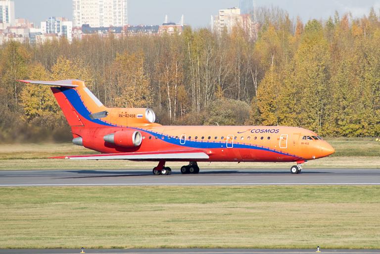 Arkhangelsk (Vaskovo) - St. Petersburg, Yak-42D, RA-42458, Cosmos airline