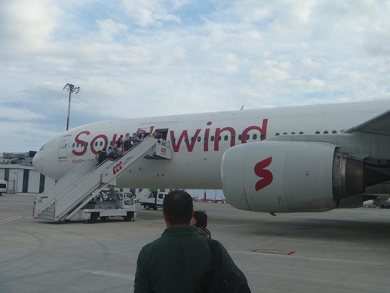   .  7 ().  (2) -  (SVO-C)  Boeing 777-300 Southwind Airlines