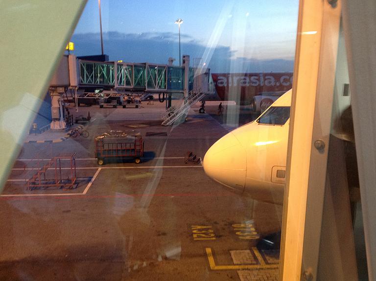 Под крыльями Евразии. Часть 5 - в Сингапур по безвизовому 96 часовому транзиту с Air Asia на  Airbus A320: KUL - SIN