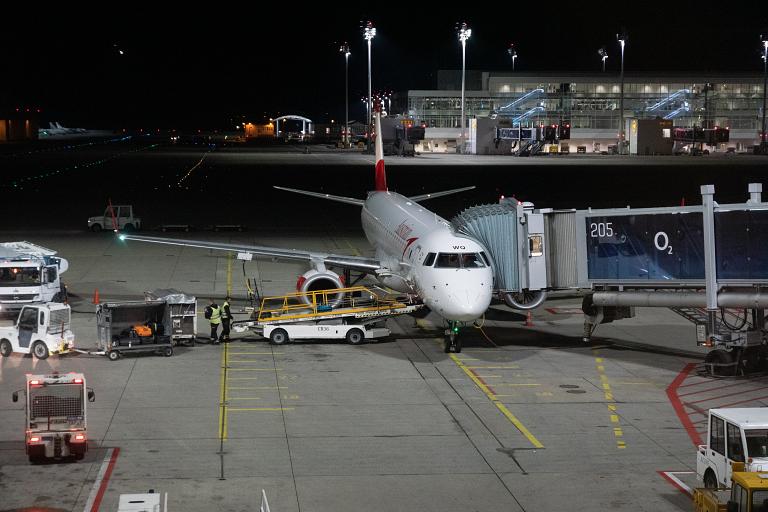 The charming way to fly. Вена (VIE-3) - Мюнхен (MUC-2) OS115 на E195 Austrian Airlines