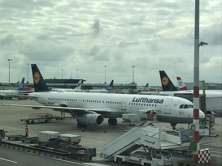 Амстердам (AMS) - Франкфурт (FRA) на Airbus A321 авиакомпании Lufthansa (100 фото)