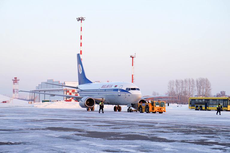 Боинг 737-500, EW-250PA, Белавиа  в Омске