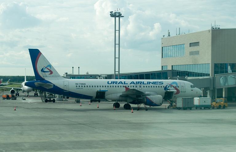 -, Airbus A320, RA-73828,  