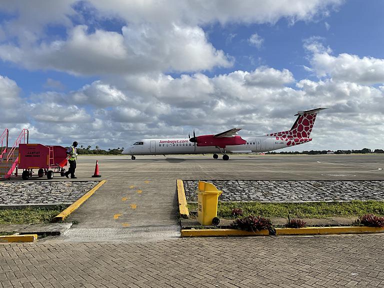 Короткий перелет внутренним рейсом Кении - из Малинди в Найроби