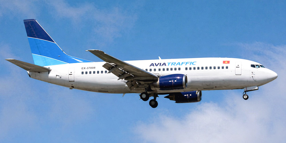 ������� Boeing 737-300 ������������ Avia Traffic