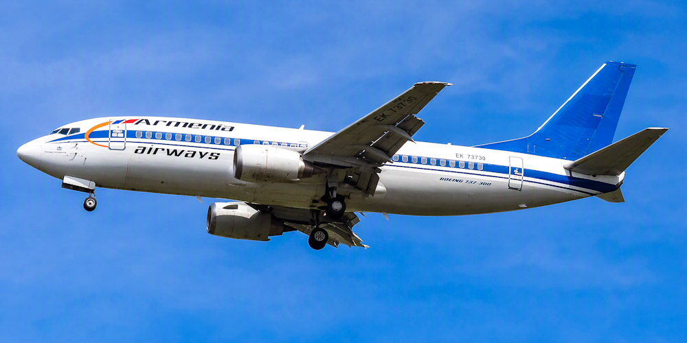 �����-737-300 ������������ Armenia Airways