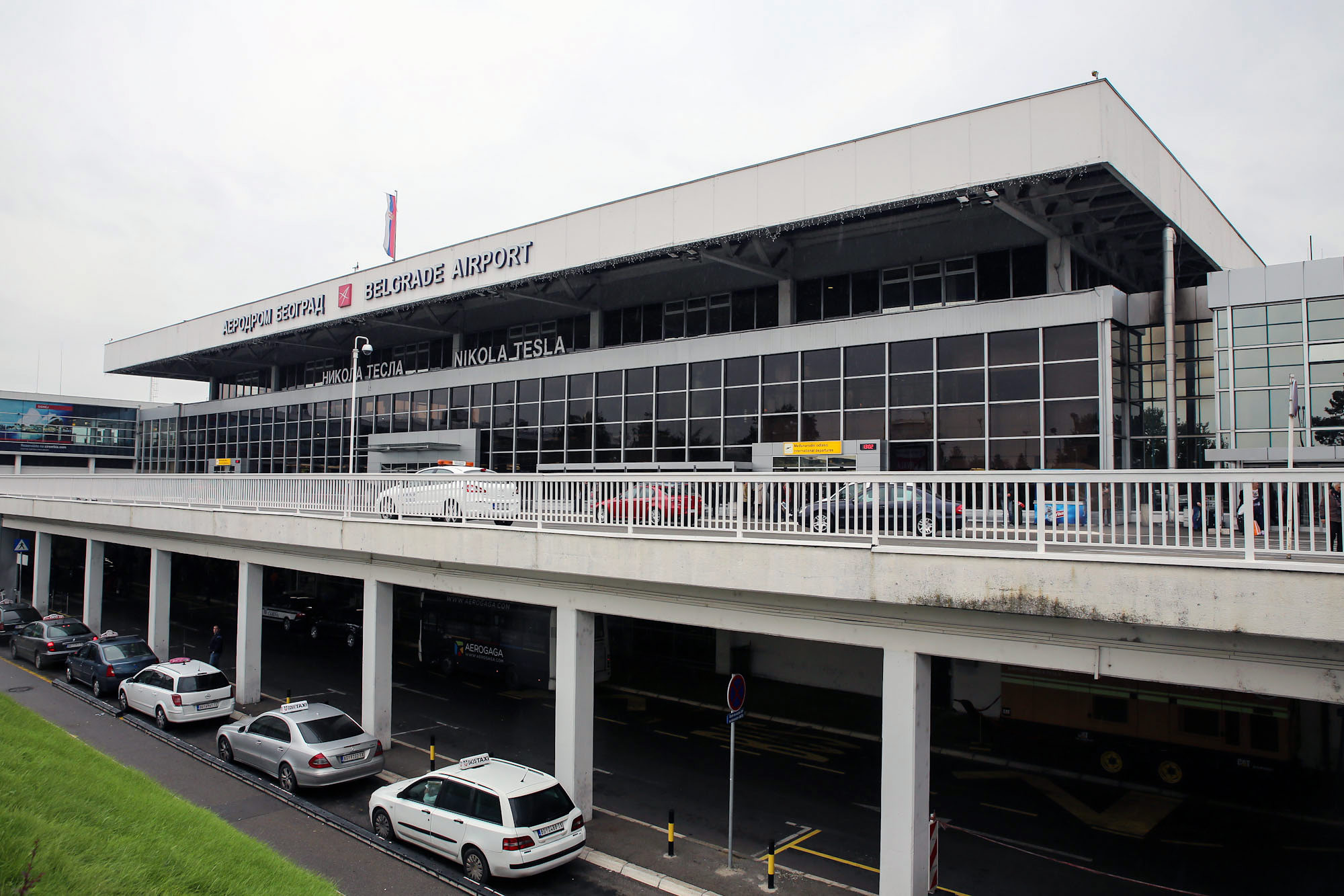 белград код иата аэропорта. belgrade airport terminal. белград код иата аэропорта фото. белград код иата аэропорта-belgrade airport terminal. картинка белград код иата аэропорта. картинка belgrade airport terminal. Международный аэропорт Белград им. Николы Теслы – самая крупная воздушная гавань на территории Сербии, являющаяся главными воротами страны. По итогам 2017 года, Международный аэропорт Белград им. Николы Теслы обслужил более 5 млн. 343 тыс. пассажиров.