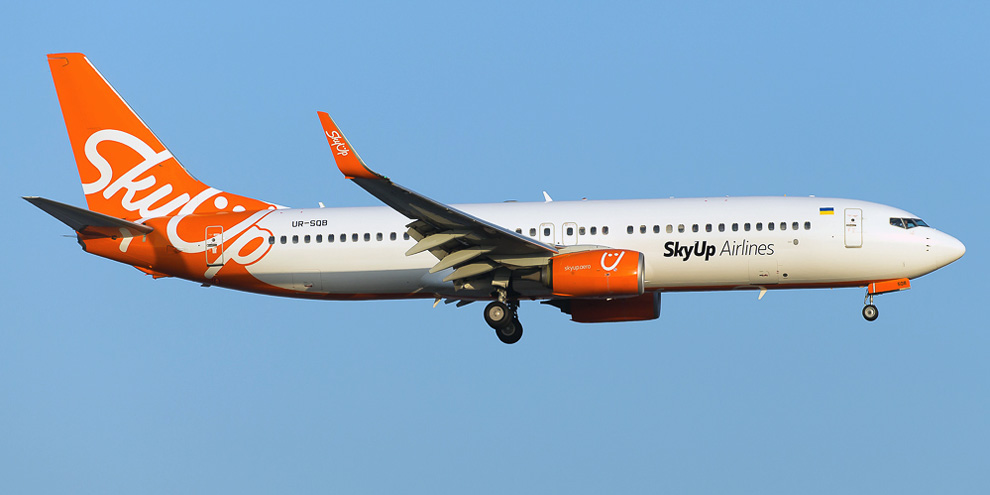 Самолет Боинг-737-800 авиакомпании SkyUp