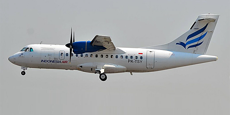 Самолет ATR 42 авиакомпани IAT