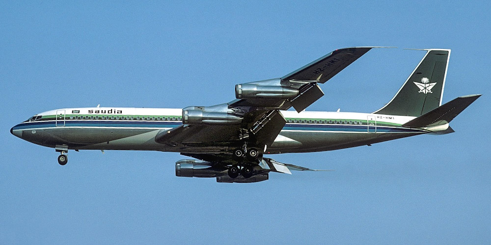 Boeing 707 commercial aircraft. Pictures, specifications, reviews.